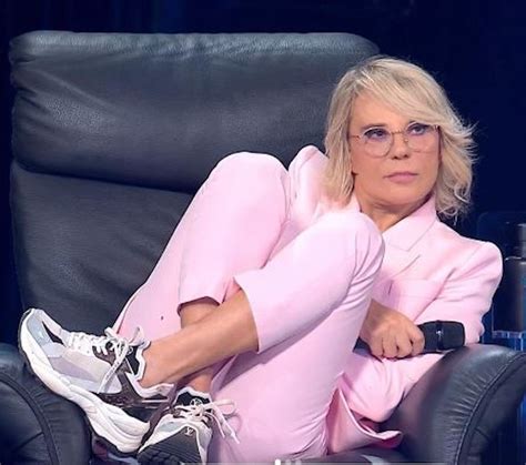 scarpe maria de filippi oggi